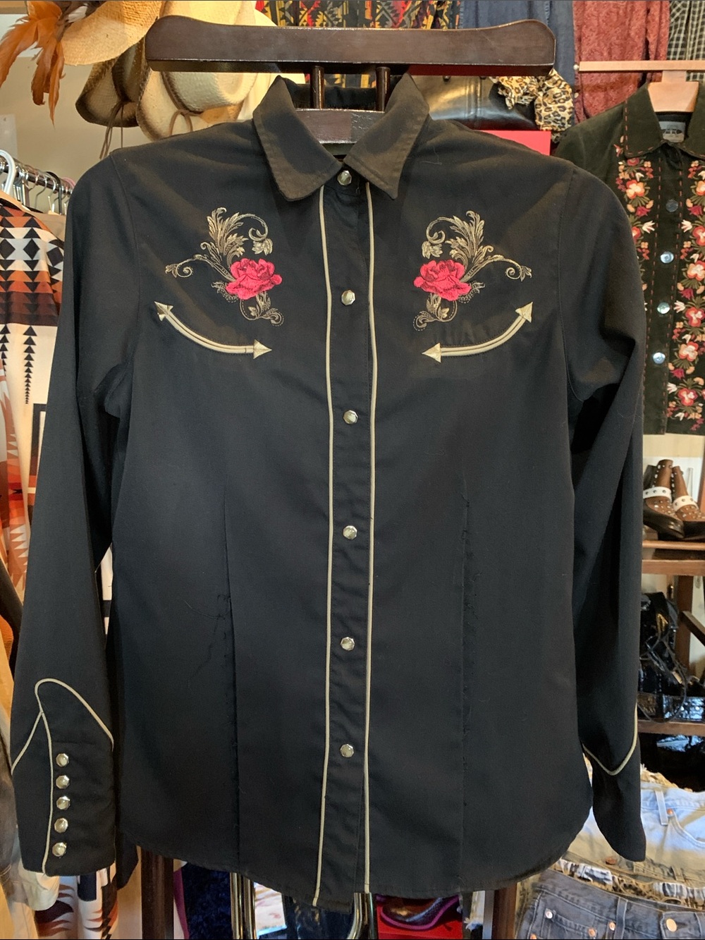 Roper Black Western Shirt with Pink Rose Embroidery Pearl Snap